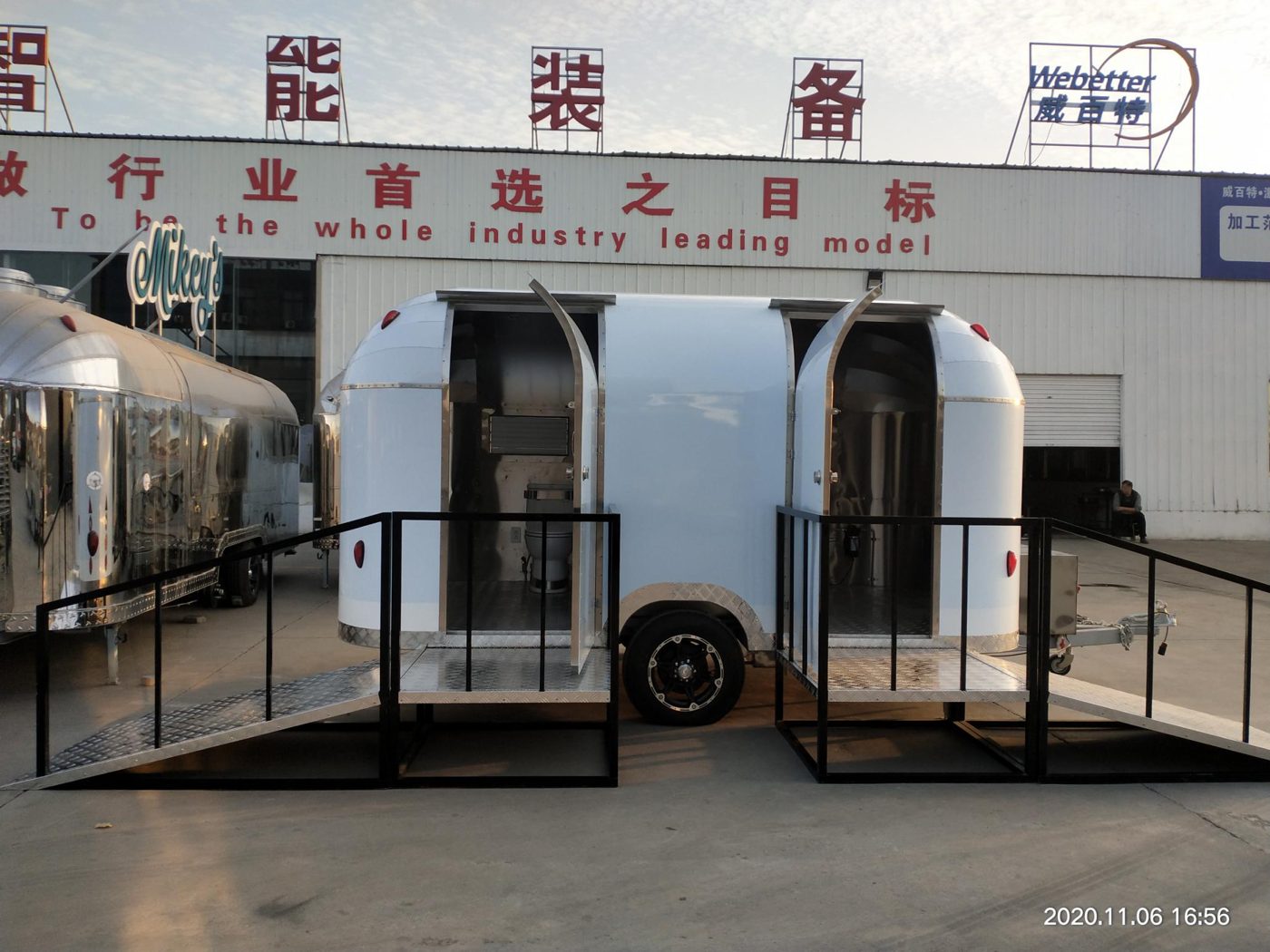 Food trailer production