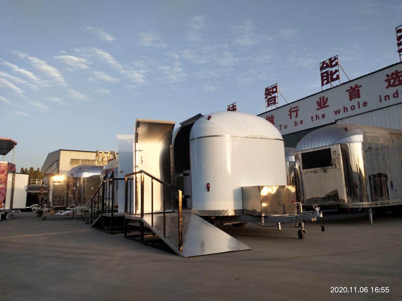 Food trailer production